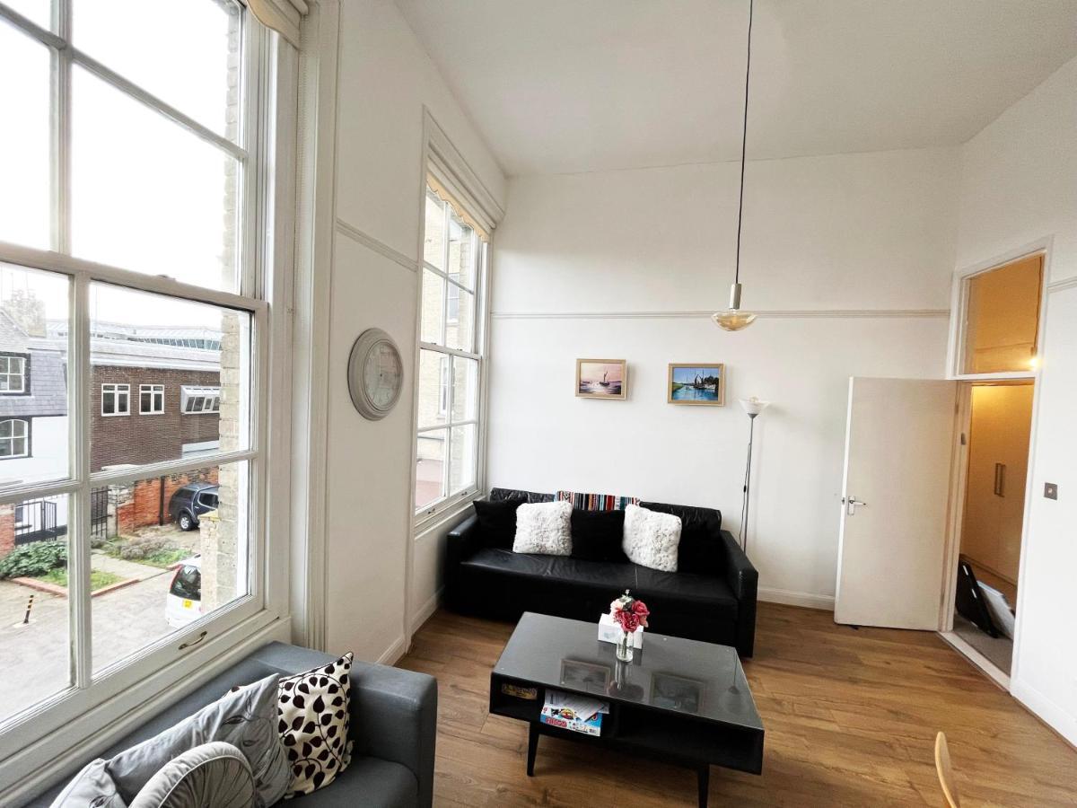 Ferienwohnung On The Quay Harwich Exterior foto
